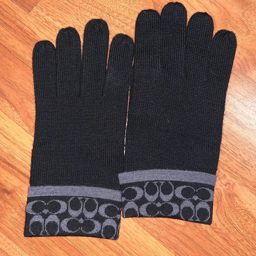 Authentic Coach Merino Wool Gloves